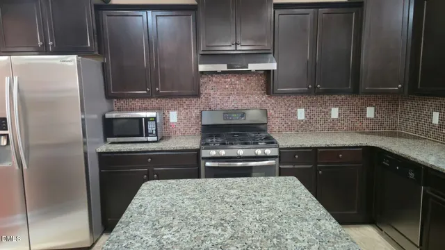 $899,999 | 864 Bay Bouquet Lane, Apex, NC 27523