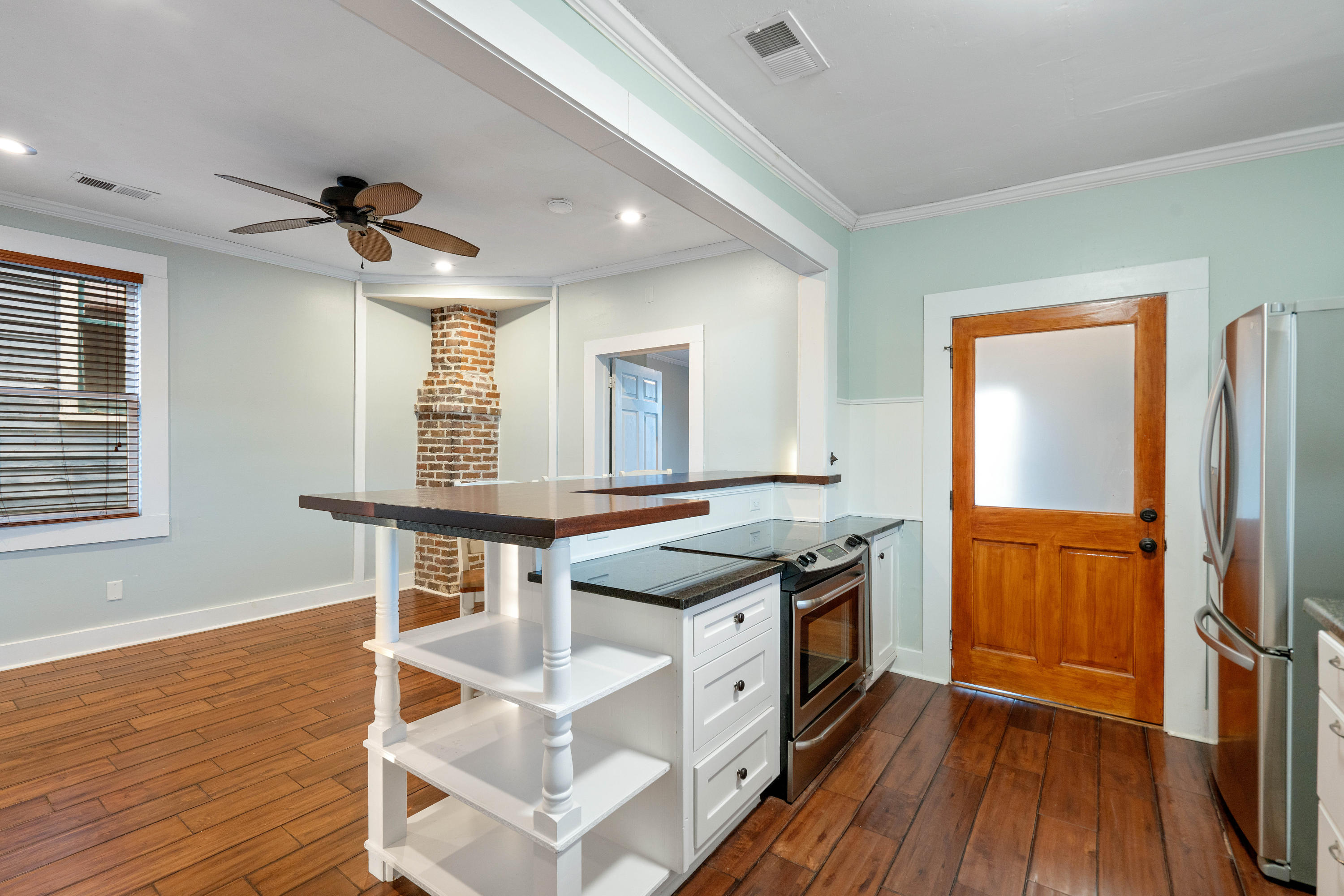 628 Rutledge Avenue Charleston, SC 29403 - Photo 13 of 36 628_Rutledge_NickCannPhoto-30