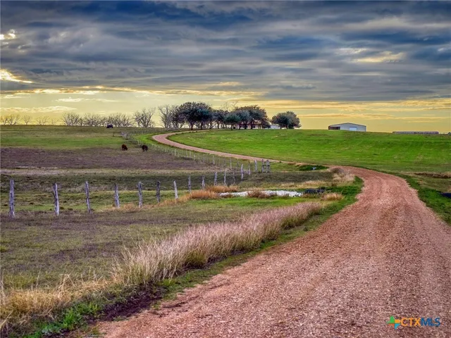 $1,790,000 | 198 County Road 310, Yoakum, TX 77995