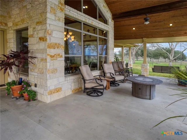 $1,790,000 | 198 County Road 310, Yoakum, TX 77995