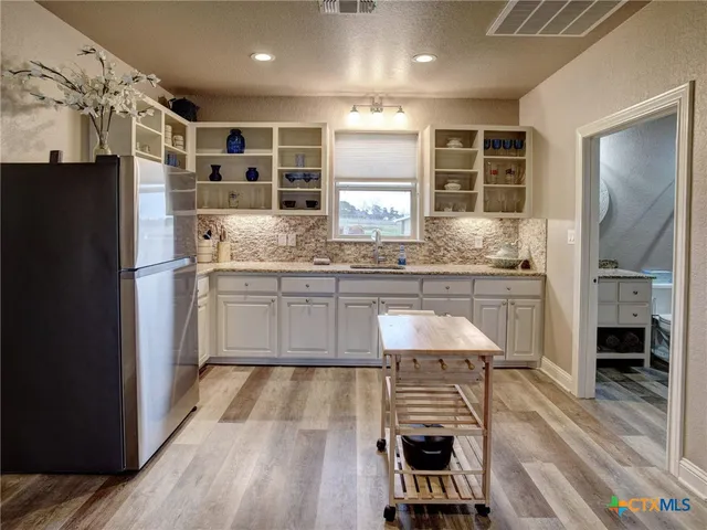 $1,790,000 | 198 County Road 310, Yoakum, TX 77995