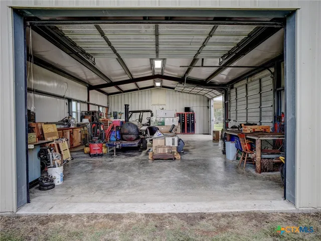 $1,790,000 | 198 County Road 310, Yoakum, TX 77995