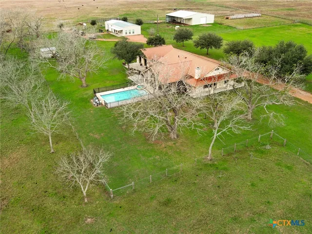$1,790,000 | 198 County Road 310, Yoakum, TX 77995