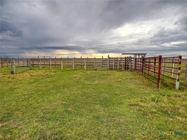 $1,790,000 | 198 County Road 310, Yoakum, TX 77995