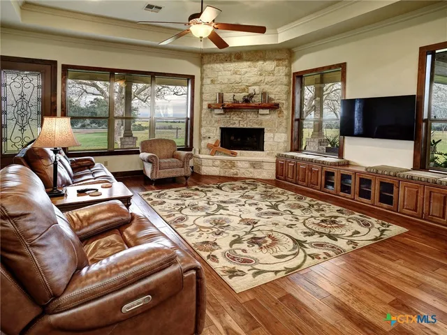 $1,790,000 | 198 County Road 310, Yoakum, TX 77995