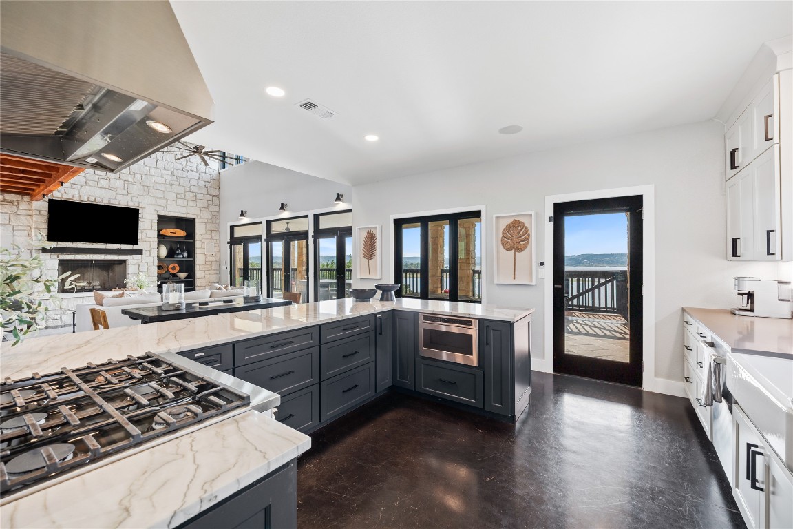 516 Deckhouse Drive Point Venture, TX 78645 - Photo 11 of 36