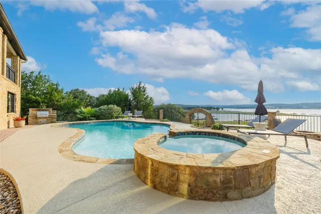 $2,395,000 | 516 Deckhouse Drive, Point Venture, TX 78645
