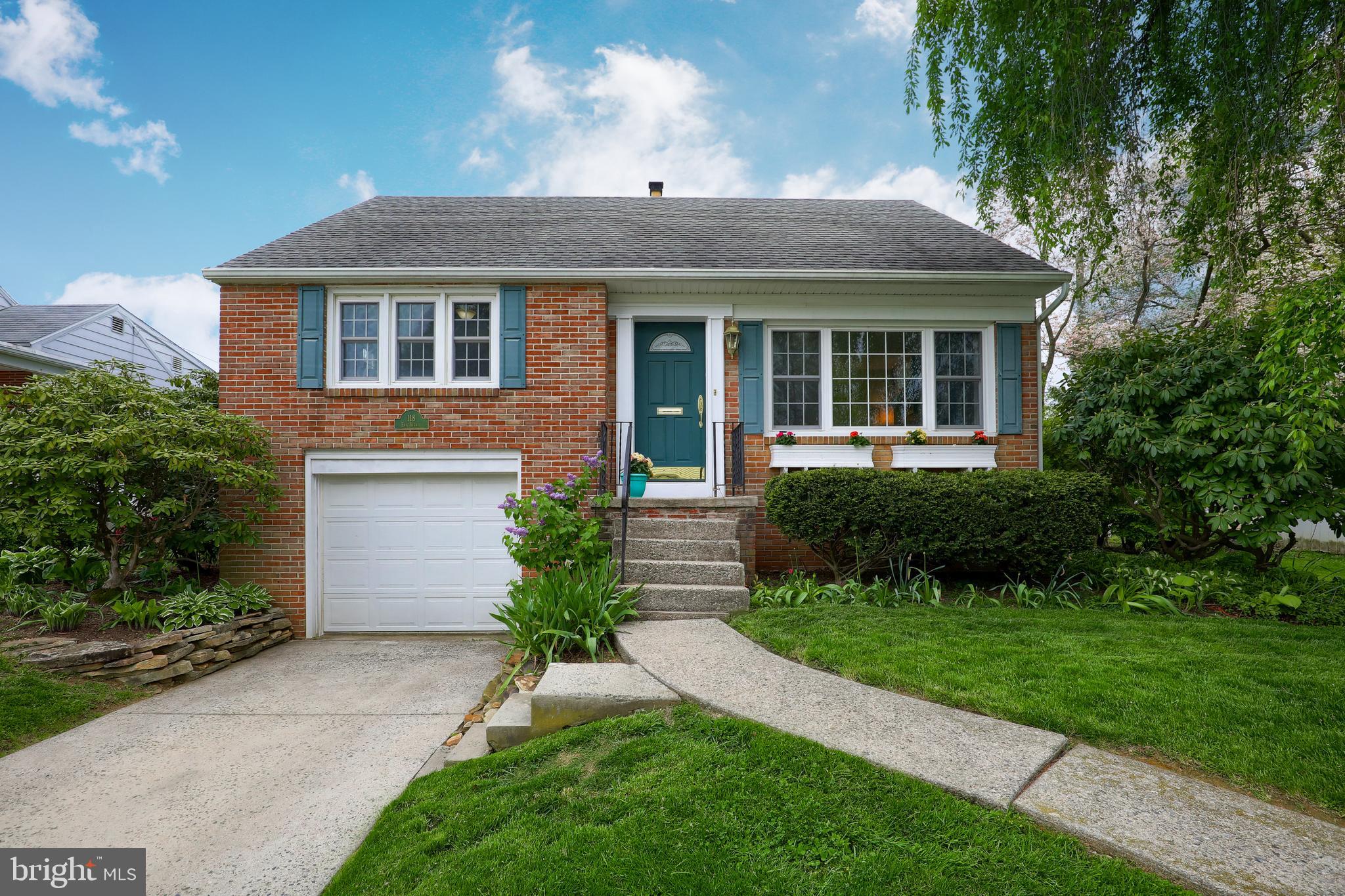 118 Eric Avenue Reading, PA 19607 - Photo 1 of 32