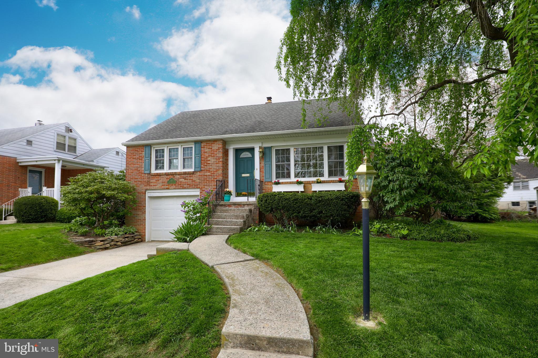 118 Eric Avenue Reading, PA 19607 - Photo 2 of 32