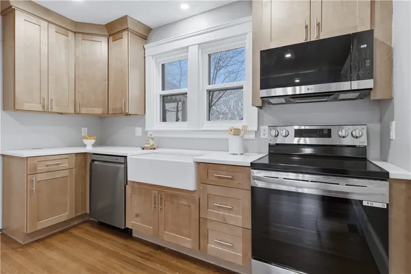 $899,900 | 104 Woodbine Street, Providence, RI 02906