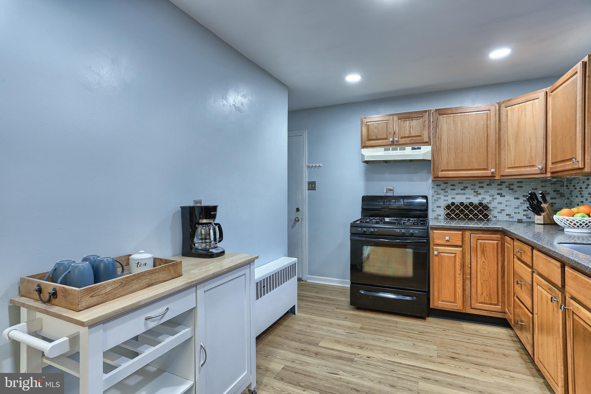 4058 Old Orchard Road York, PA 17402 - Photo 11 of 26 Kitchen