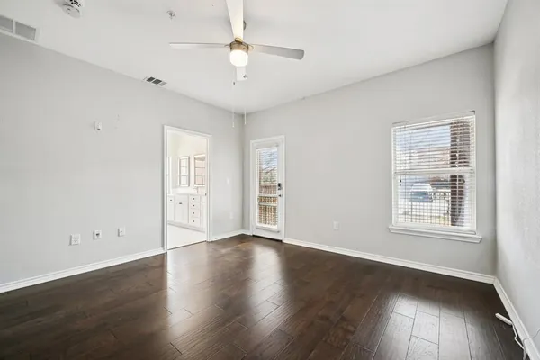 $424,900 | 1049 Colonial Drive, Coppell, TX 75019
