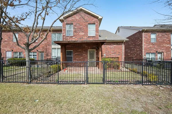 $424,900 | 1049 Colonial Drive, Coppell, TX 75019