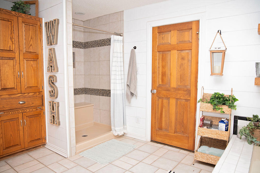 2917 Quail Ridge Road Denver City, TX 79323 - Photo 20 of 55 a view of front door with entryway