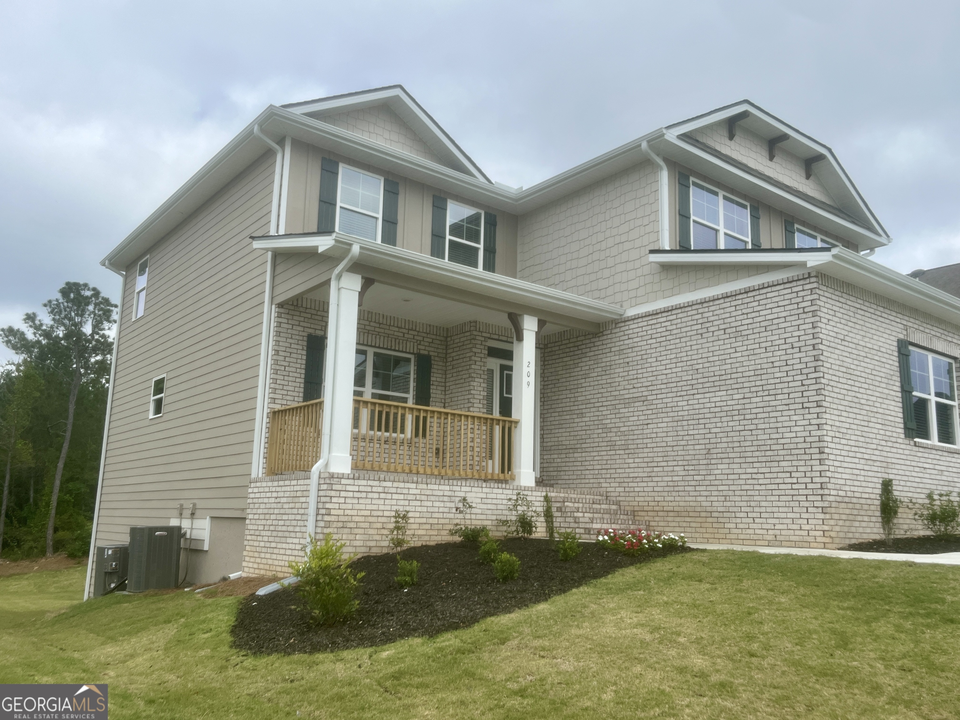 209 Shoreline Way Macon, GA 31220 - Photo 2 of 16