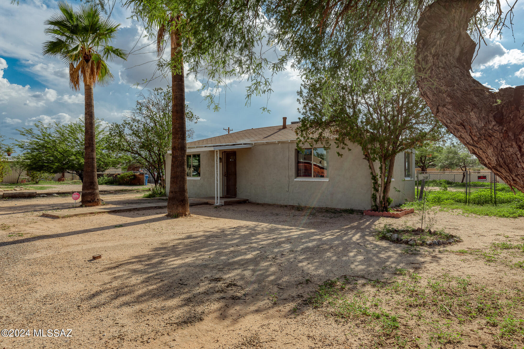 1408 South Country Club Road Tucson, AZ 85713 - Photo 1 of 13 Gallery Image 1