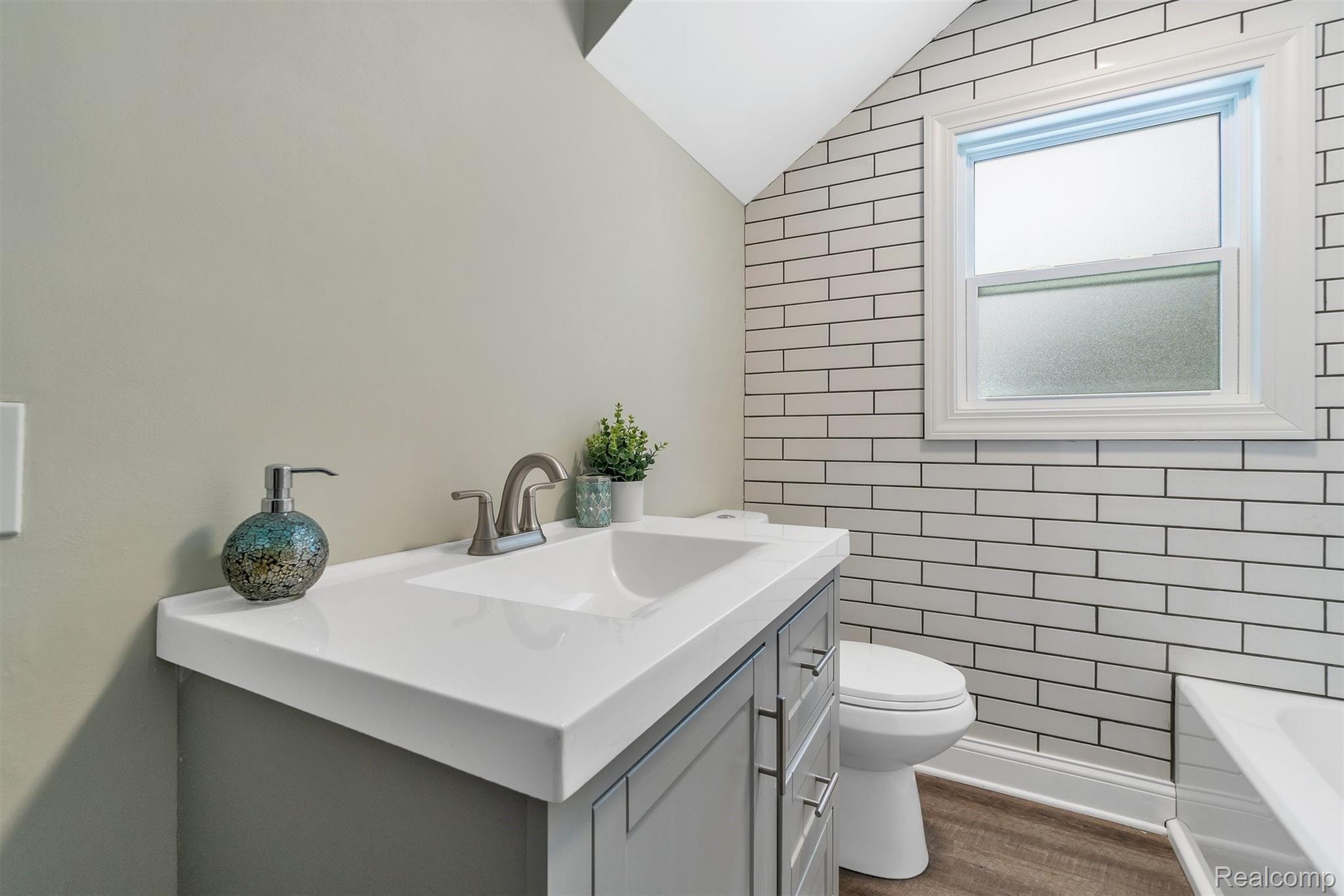 7483 North Seymour Road Flushing, MI 48433 - Photo 20 of 32 21-7483 N Seymour Rd-17.jpg