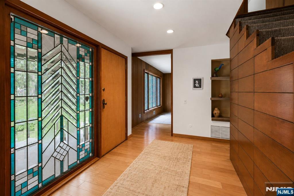 34 Cambridge Way Alpine, NJ 07620 - Photo 4 of 48 a view of front door
