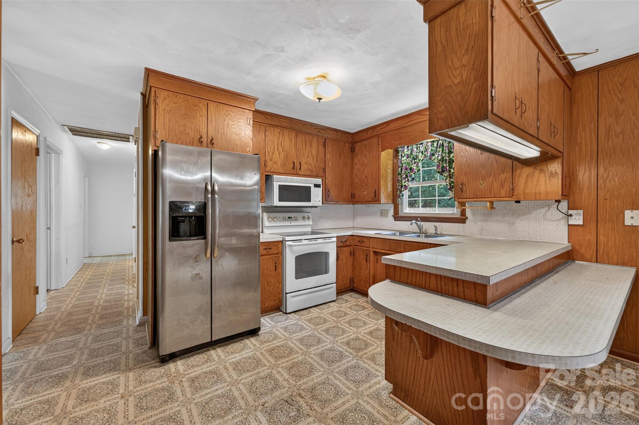 632 Wildlife Access Road Hickory, NC 28601 - Photo 17 of 48 Gallery Image 17