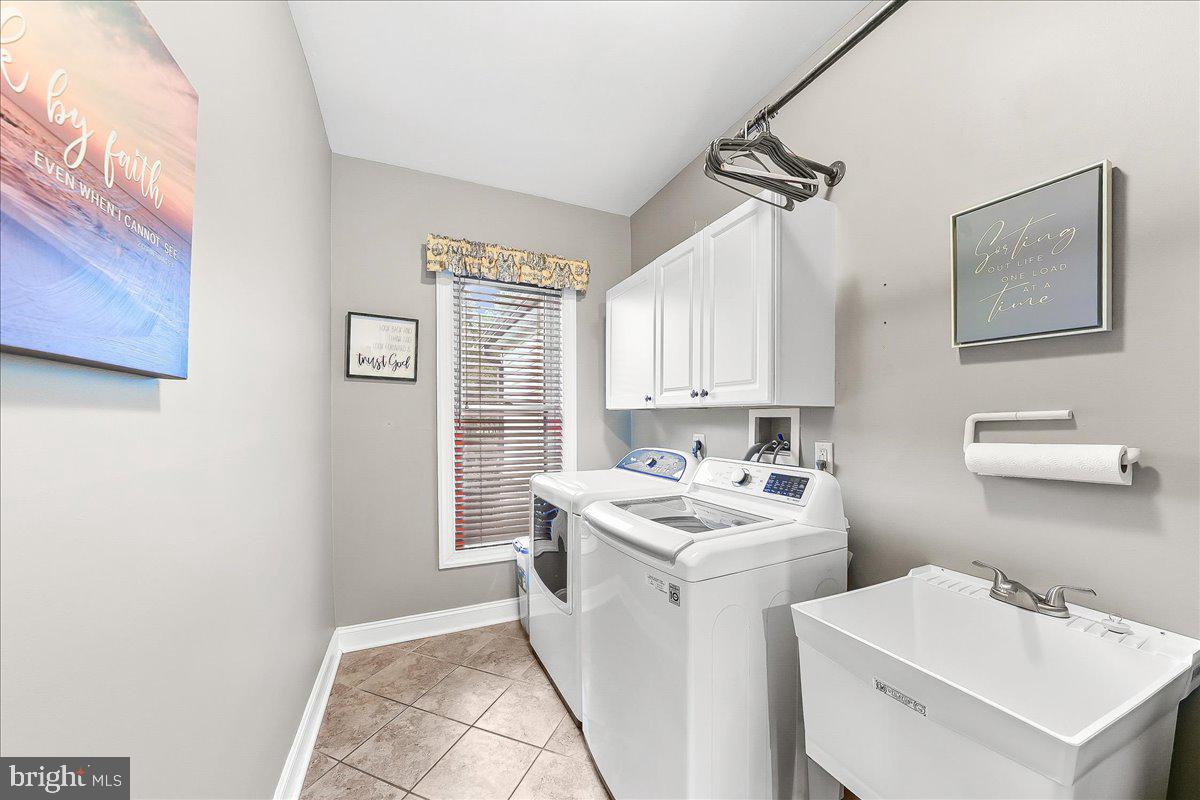 51 Ridings Way Chadds Ford, PA 19317 - Photo 35 of 57 Bright and functional laundry space.