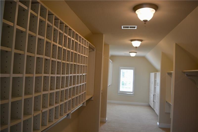 305 Scenic Court Coraopolis, PA 15108 - Photo 14 of 20 a view of a bathroom with a window