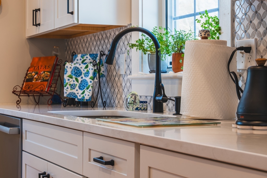 14 Robinson Road, Unit 2 Littleton, MA 01460 - Photo 13 of 40