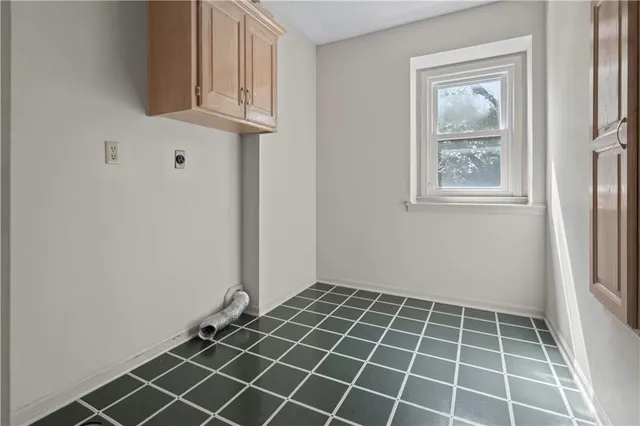 $585,000 | 7907 West 154th Street, Overland Park, KS 66223