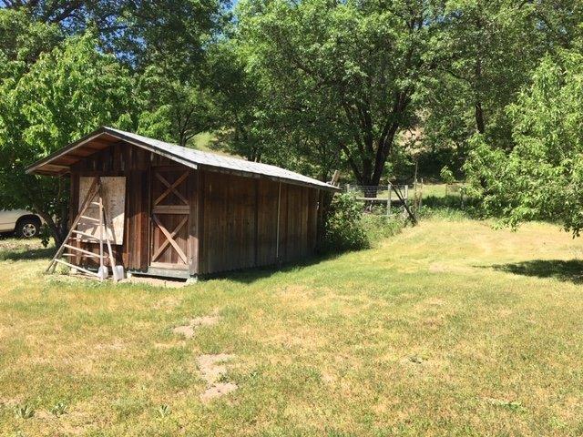 2520 Upper River Road Grants Pass, OR 97526 - Photo 21 of 25 Chicken coop or wood shed