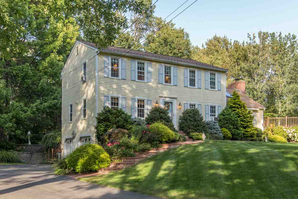 15 Bartlett Road Hampstead, NH 03841 - Photo 3 of 40 Gallery Image 3