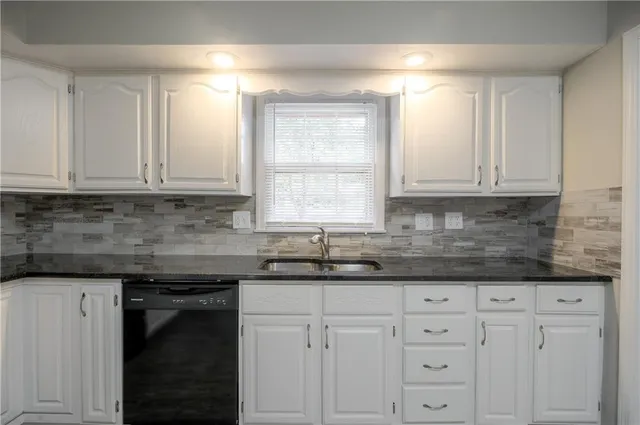 $249,900 | 9408 East 81st Terrace, Raytown, MO 64138