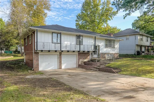 $249,900 | 9408 East 81st Terrace, Raytown, MO 64138