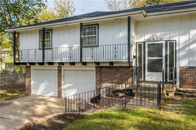 $249,900 | 9408 East 81st Terrace, Raytown, MO 64138