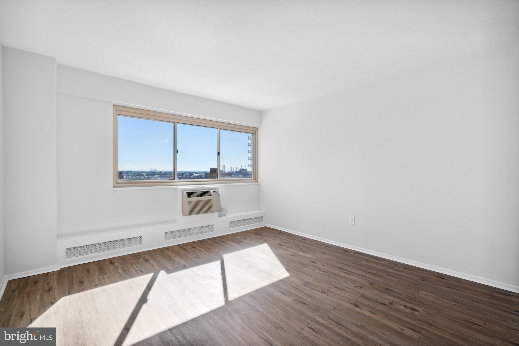 2101 Chestnut Street, Unit 1710 Philadelphia, PA 19103 - Photo 1 of 18