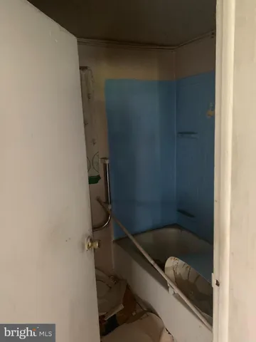 a bathroom with a tub