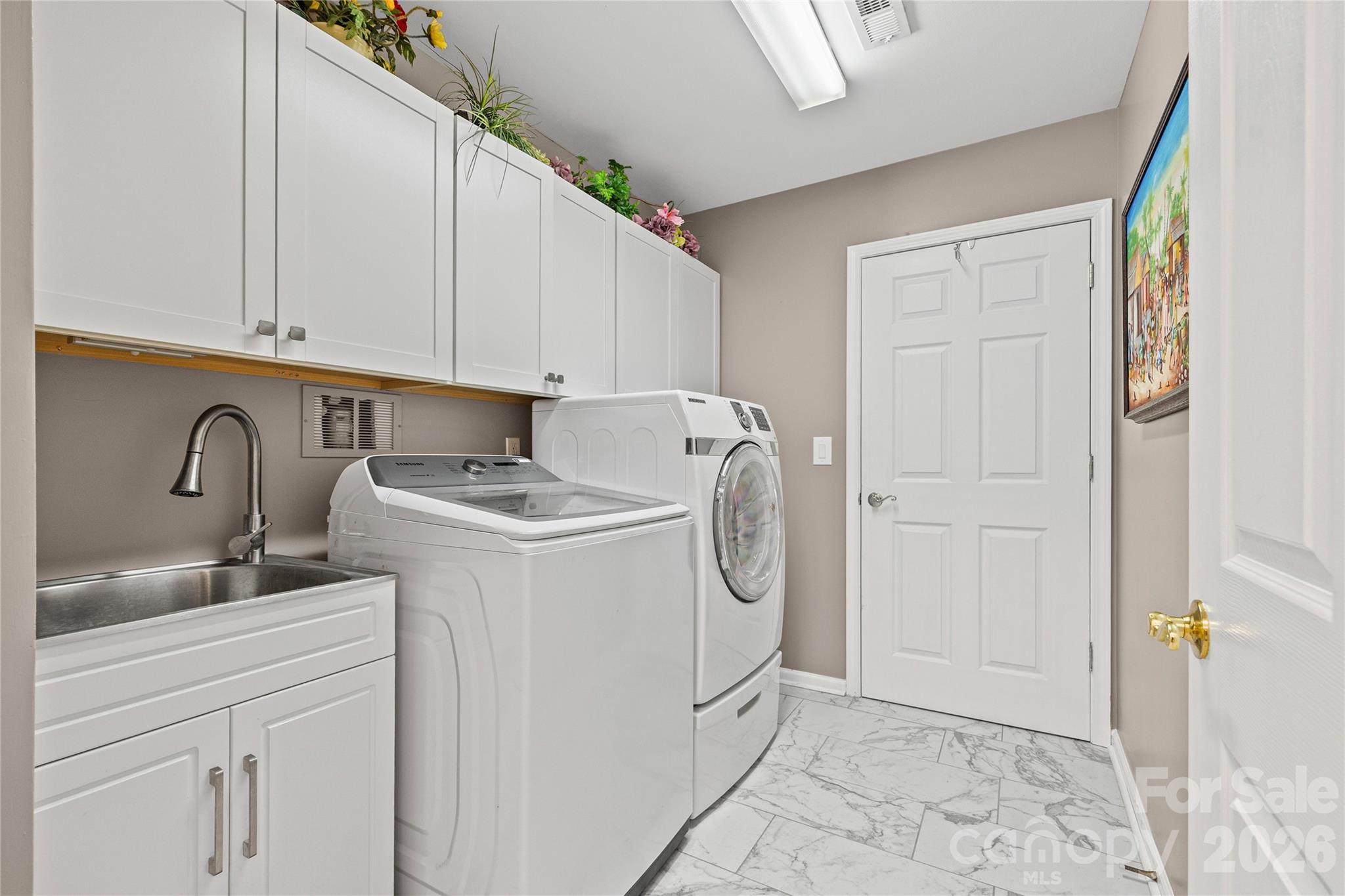 768 Ledgestone Court Tega Cay, SC 29708 - Photo 16 of 48