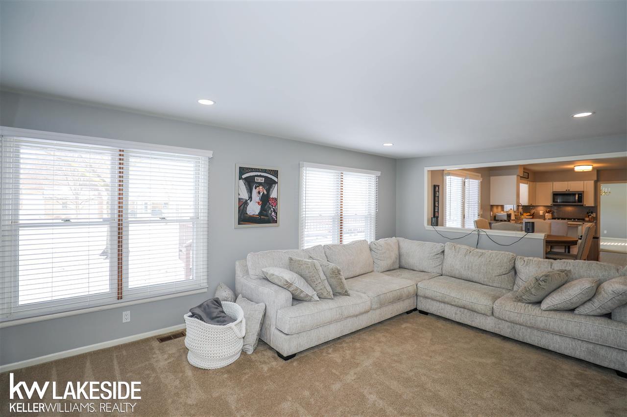 1494 Royal Crescent Street Rochester Hills, MI 48306 - Photo 13 of 37