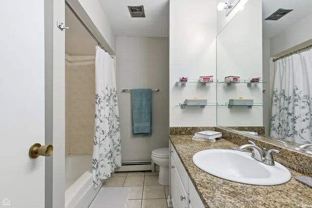 $245,000 | 6619 North Sheridan Road, Unit 401, Chicago, IL 60626