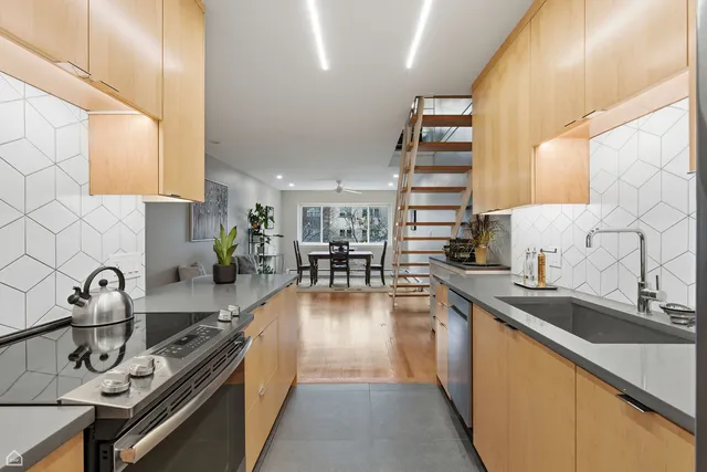 $245,000 | 6619 North Sheridan Road, Unit 401, Chicago, IL 60626