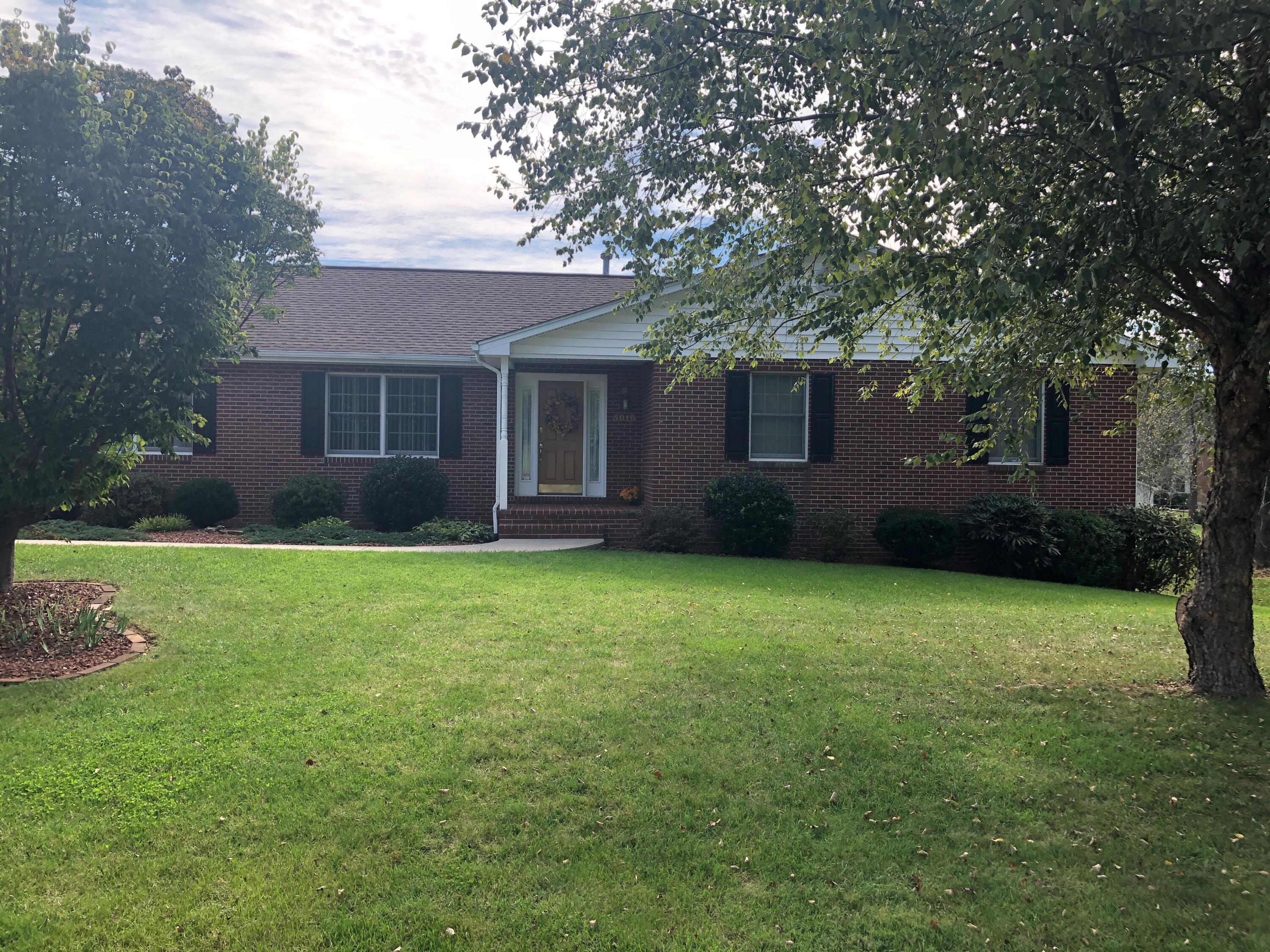5016 Britaney Road Roanoke, VA 24012 - Photo 1 of 31 Front Yard