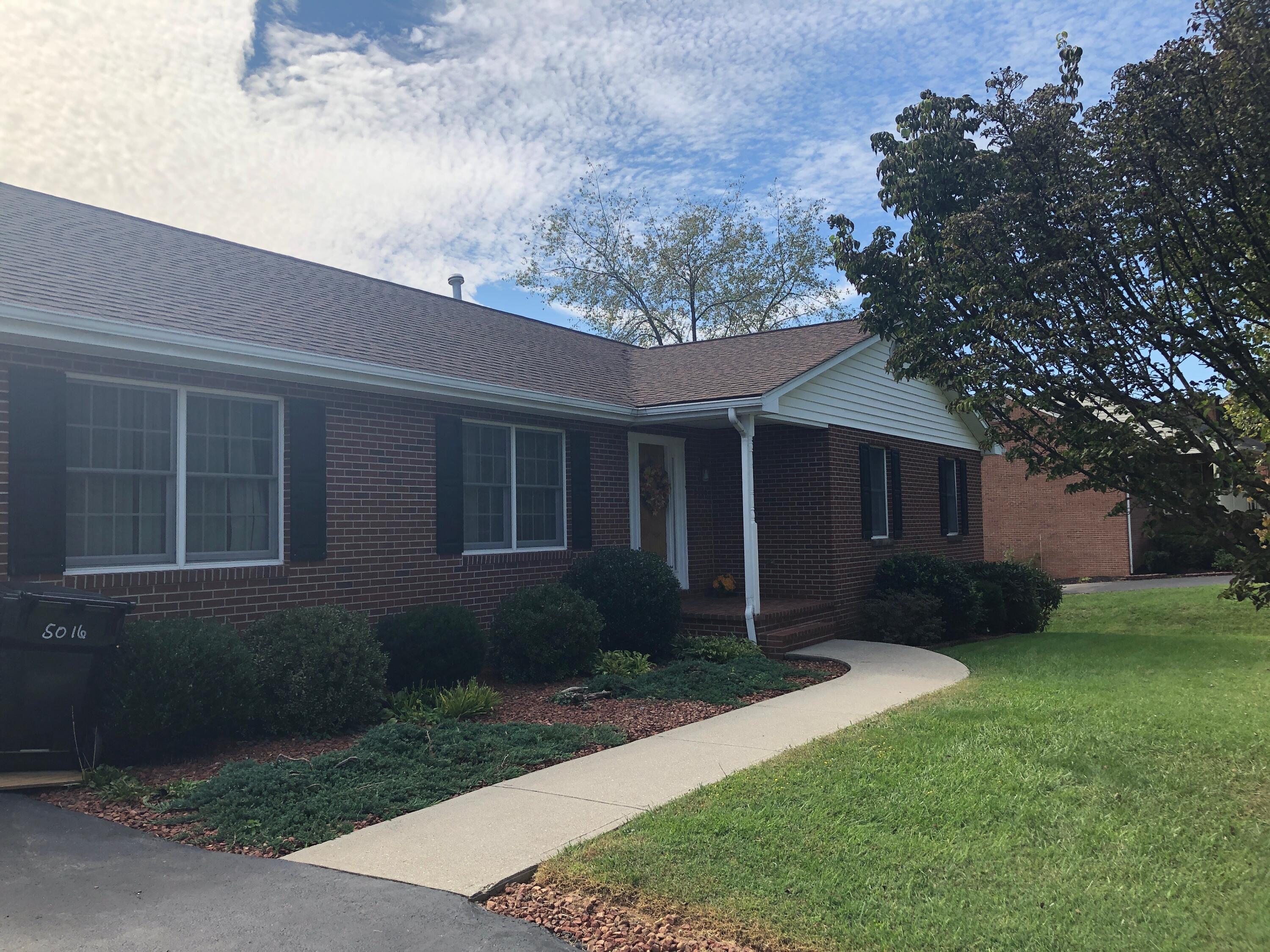 5016 Britaney Road Roanoke, VA 24012 - Photo 6 of 31 Front Walk