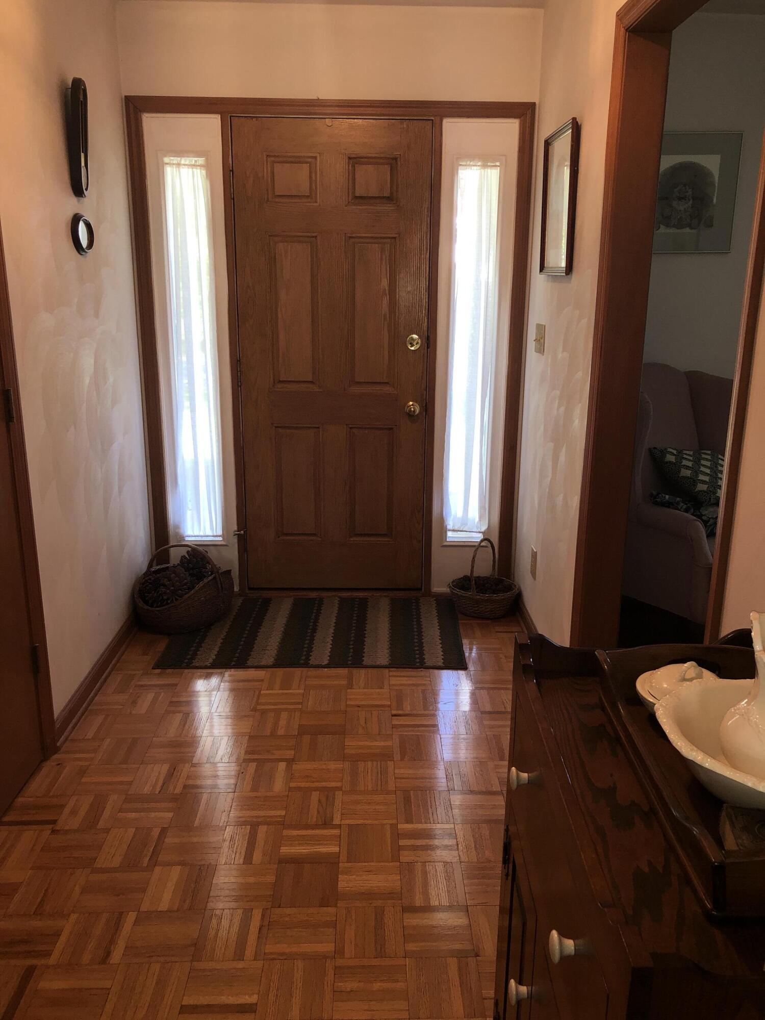 5016 Britaney Road Roanoke, VA 24012 - Photo 7 of 31 Foyer
