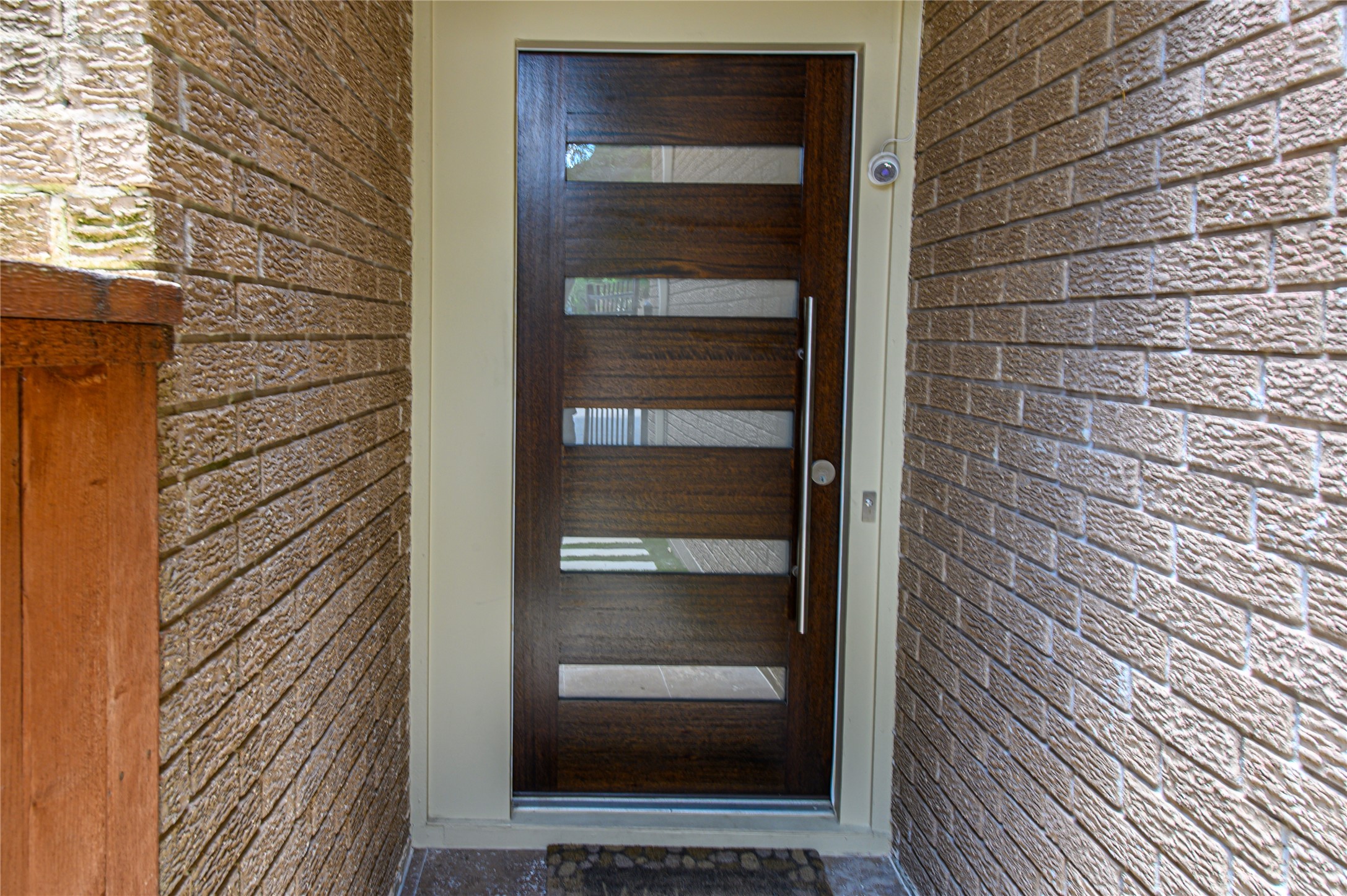 5614 Innsbruck Street Bellaire, TX 77401 - Photo 2 of 22