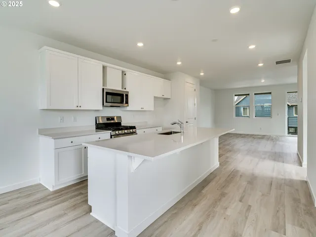 $583,990 | 3664 Southeast 86th Avenue, Hillsboro, OR 97123