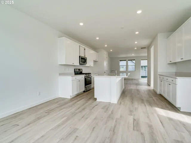 $583,990 | 3664 Southeast 86th Avenue, Hillsboro, OR 97123