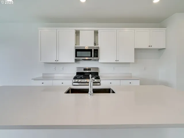 $583,990 | 3664 Southeast 86th Avenue, Hillsboro, OR 97123