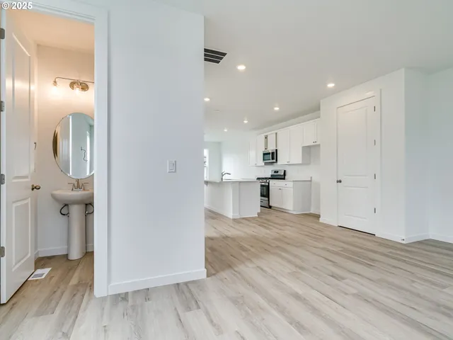 $583,990 | 3664 Southeast 86th Avenue, Hillsboro, OR 97123