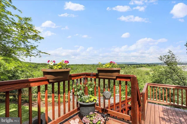 $679,900 | 934 Samerica Drive, Chambersburg, PA 17202