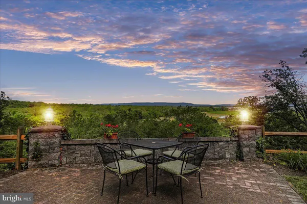 $679,900 | 934 Samerica Drive, Chambersburg, PA 17202