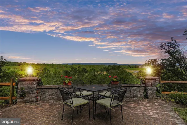 $679,900 | 934 Samerica Drive, Chambersburg, PA 17202