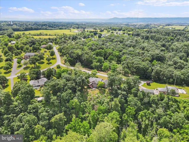 $679,900 | 934 Samerica Drive, Chambersburg, PA 17202